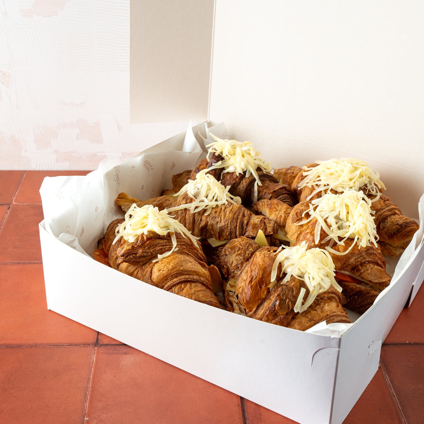 CHEESE & TOMATO CROISSANTS BUNDLE