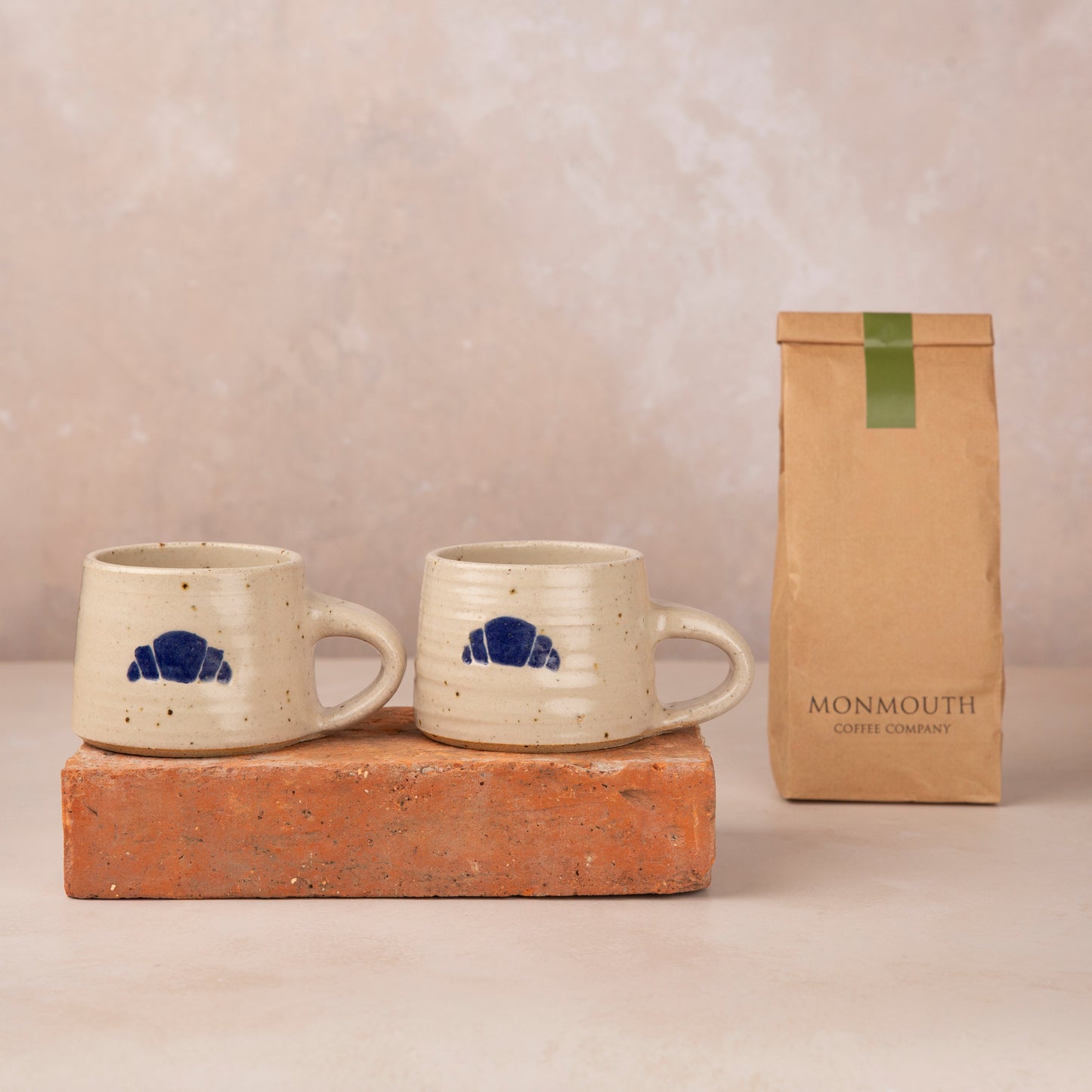 Set Ceramic Cups & Coffee